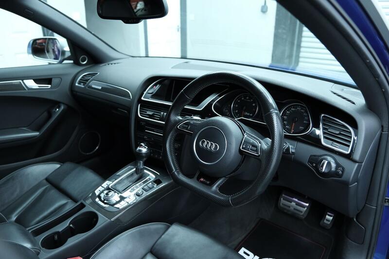 AUDI RS4