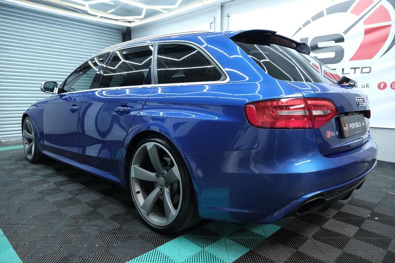 AUDI RS4