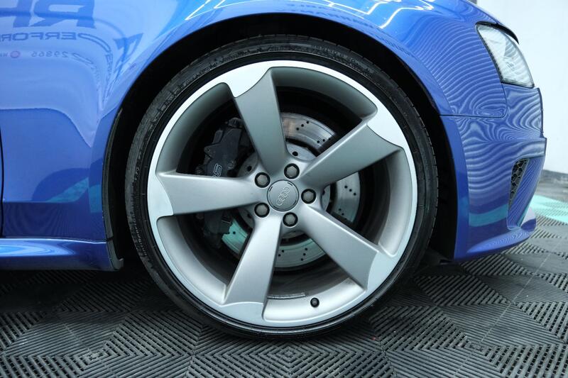 AUDI RS4