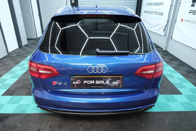 AUDI RS4